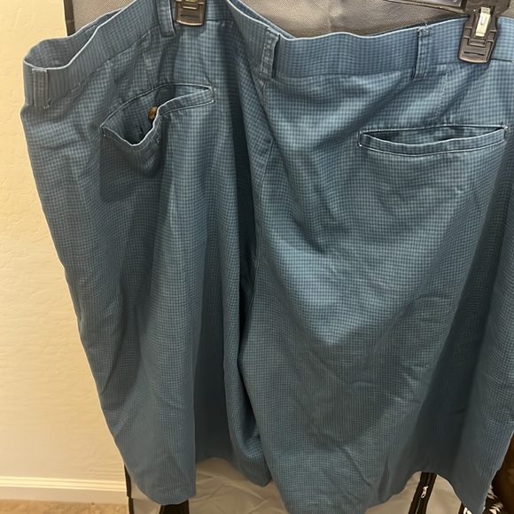 PGA shorts size 52 used in good condition still. - Picture 2 of 6